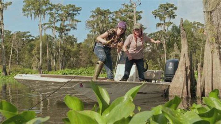 Liz Cavalier wiki/bio shows why she left Swamp People. Her net worth, husband, kids.