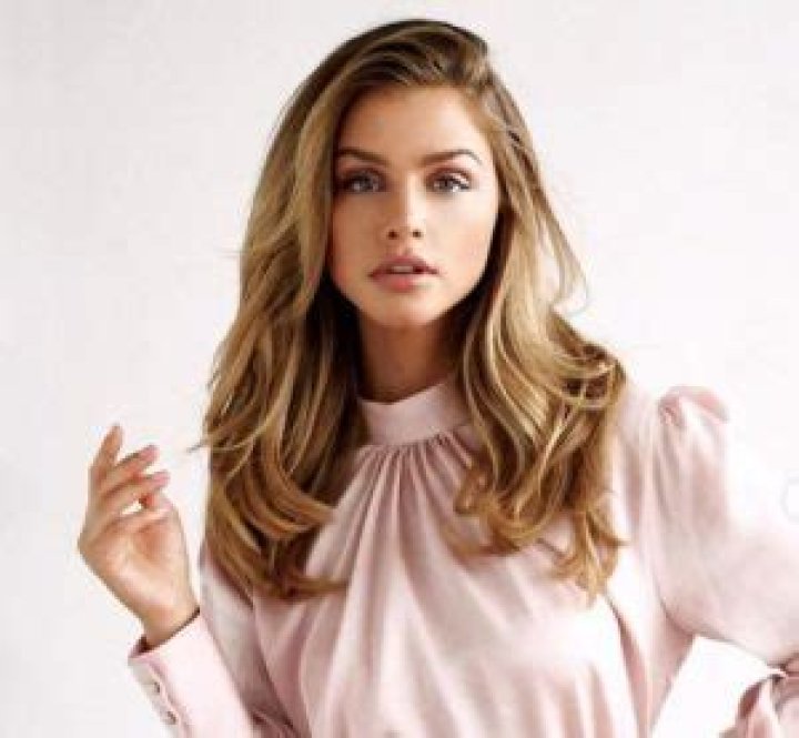 Marina Laswick Wiki, Height, Age, Boyfriend, Family, Biography & More